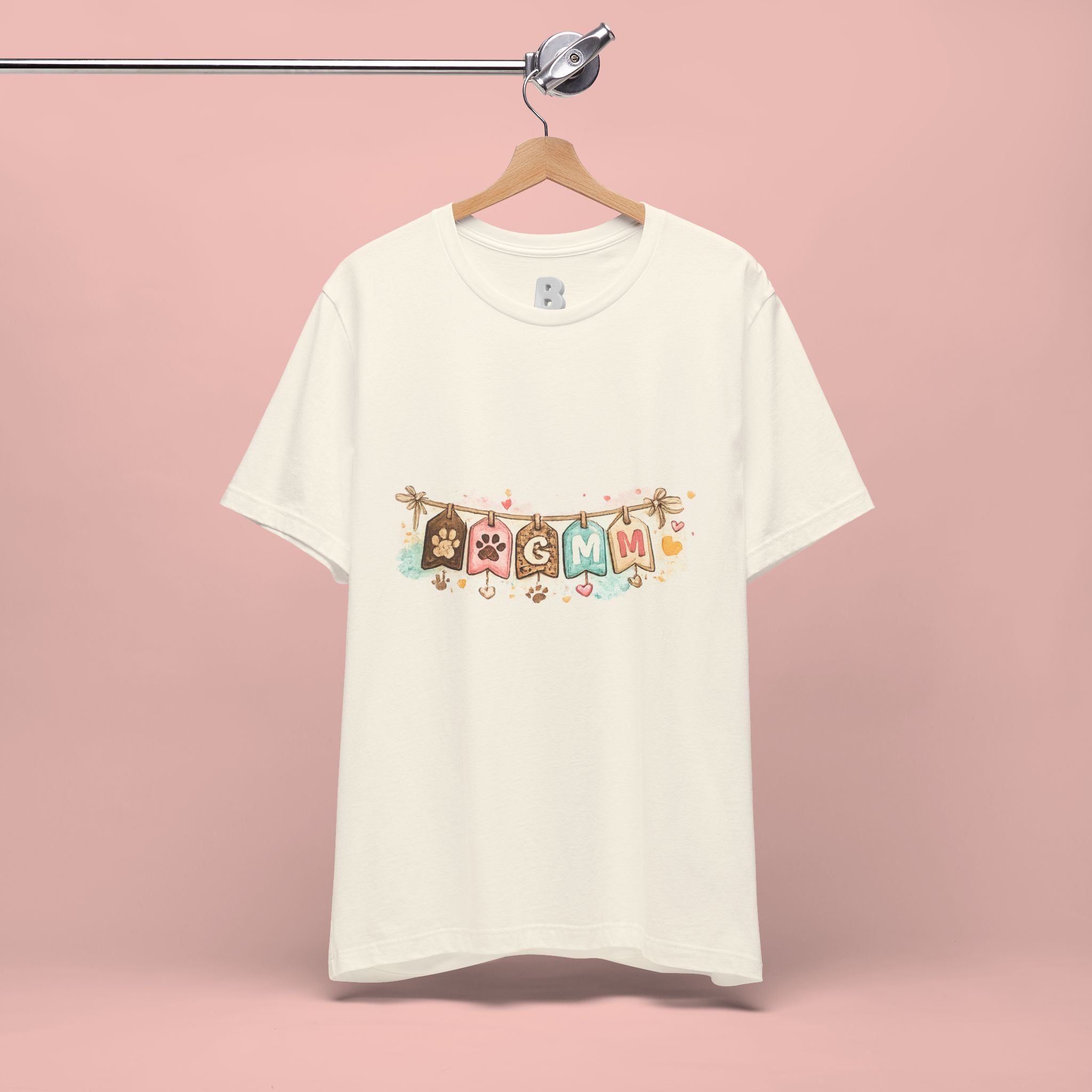Pet Mom Banner Tee — Cute Paw Print "MOM" Graphic T-Shirt