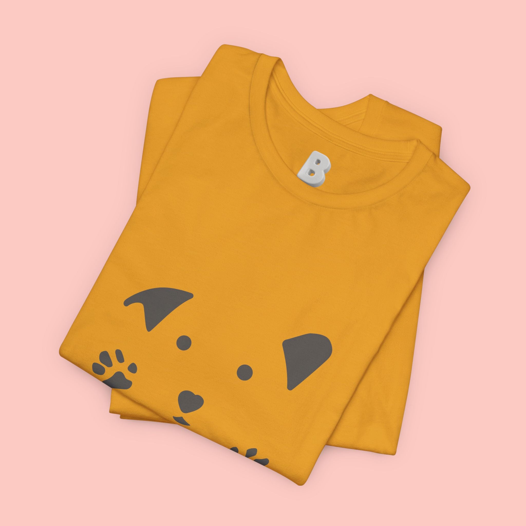 Dog Mama Graphic Tee — Cute Paw Print Dog Face T-Shirt for Dog Lovers