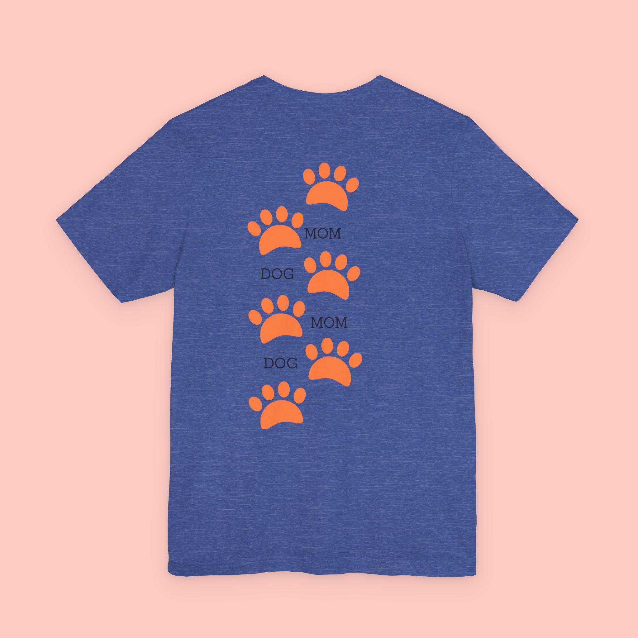Dog Mom Paw Print Tee — 'Dog Mom' Graphic T‑Shirt