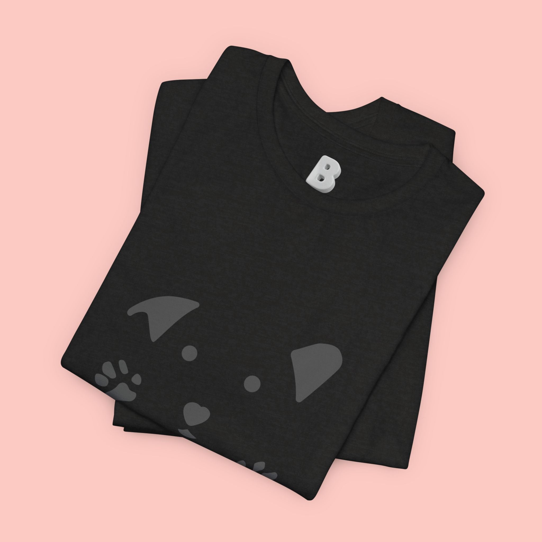 Dog Mama Graphic Tee — Cute Paw Print Dog Face T-Shirt for Dog Lovers