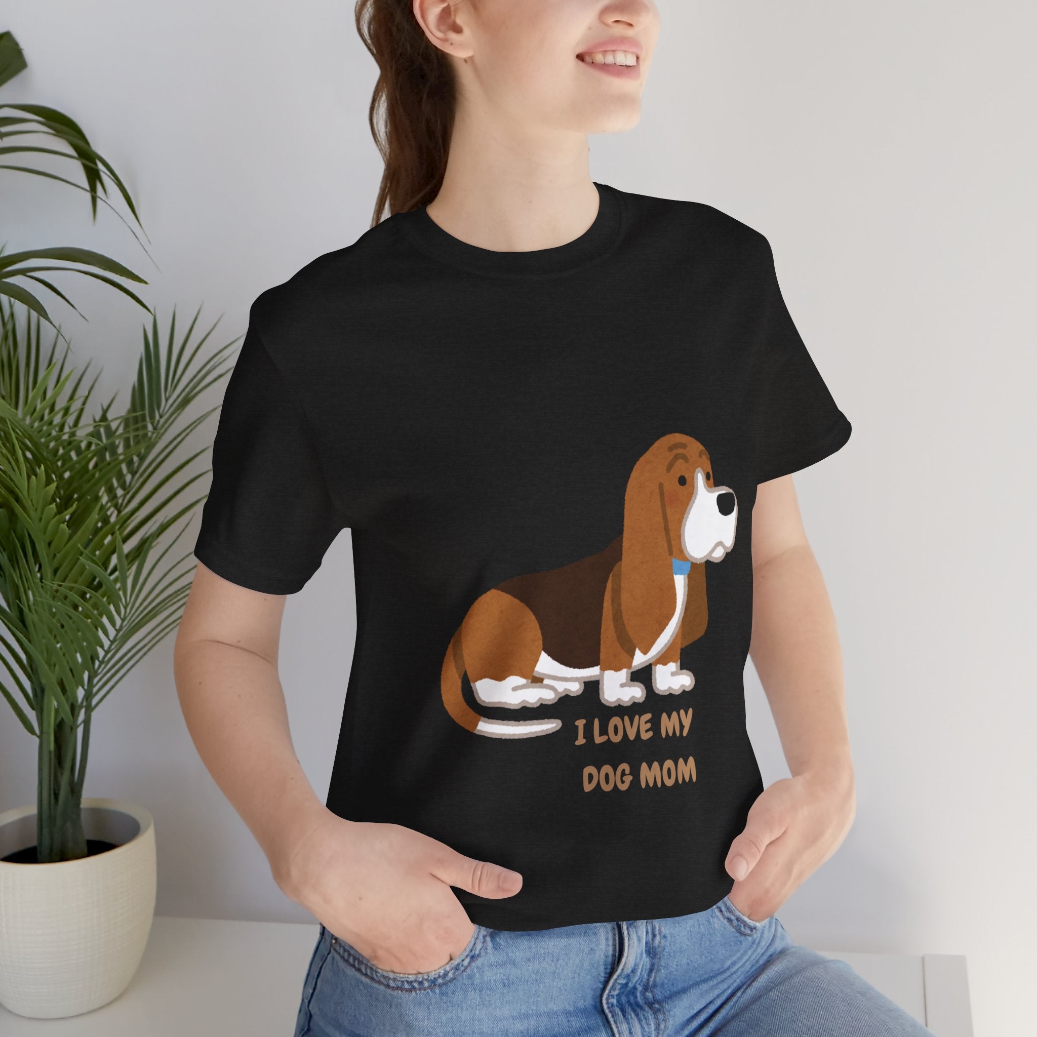Dog Mom T‑Shirt — Cute Basset Hound I Love My Dog Mom Tee