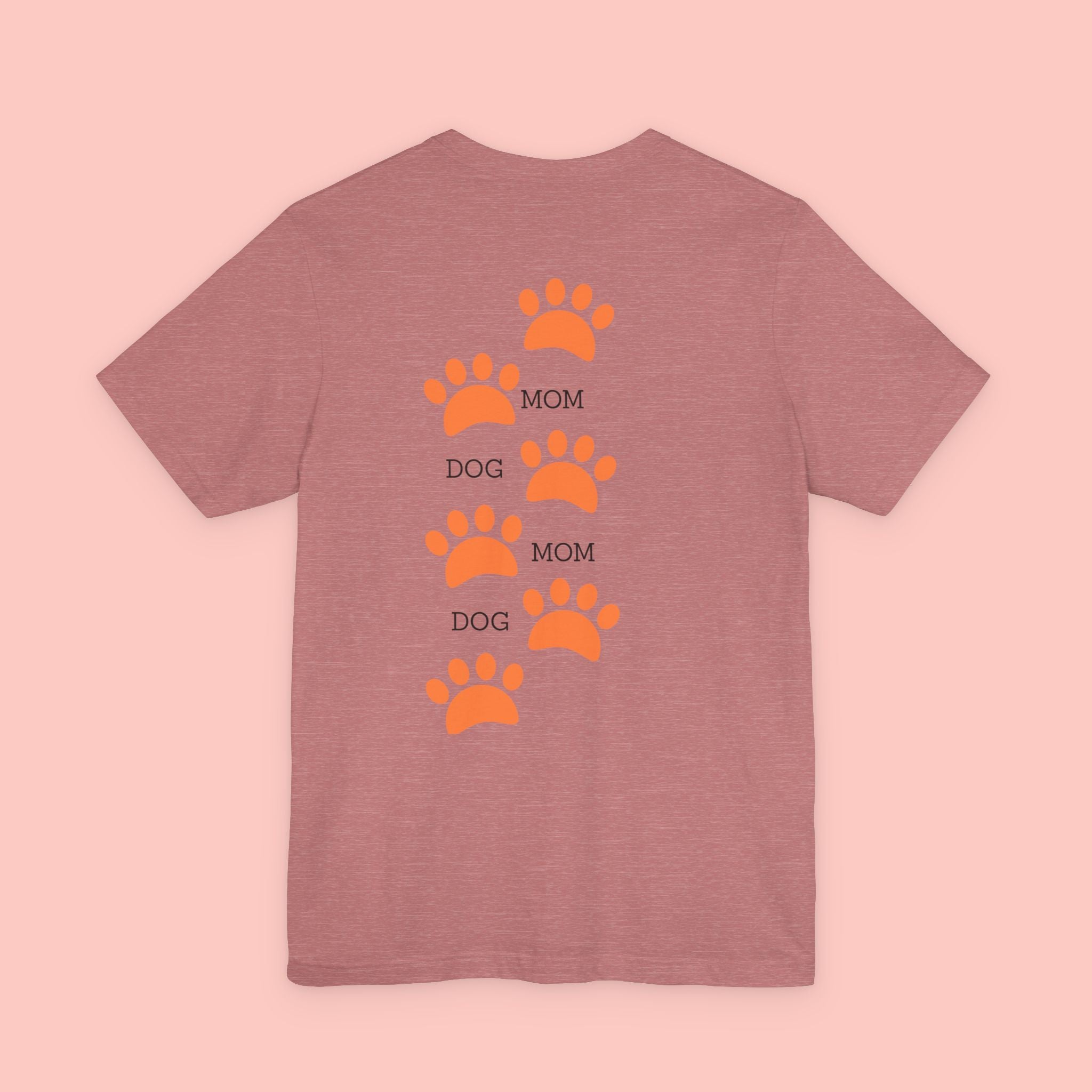 Dog Mom Paw Print Tee — 'Dog Mom' Graphic T‑Shirt