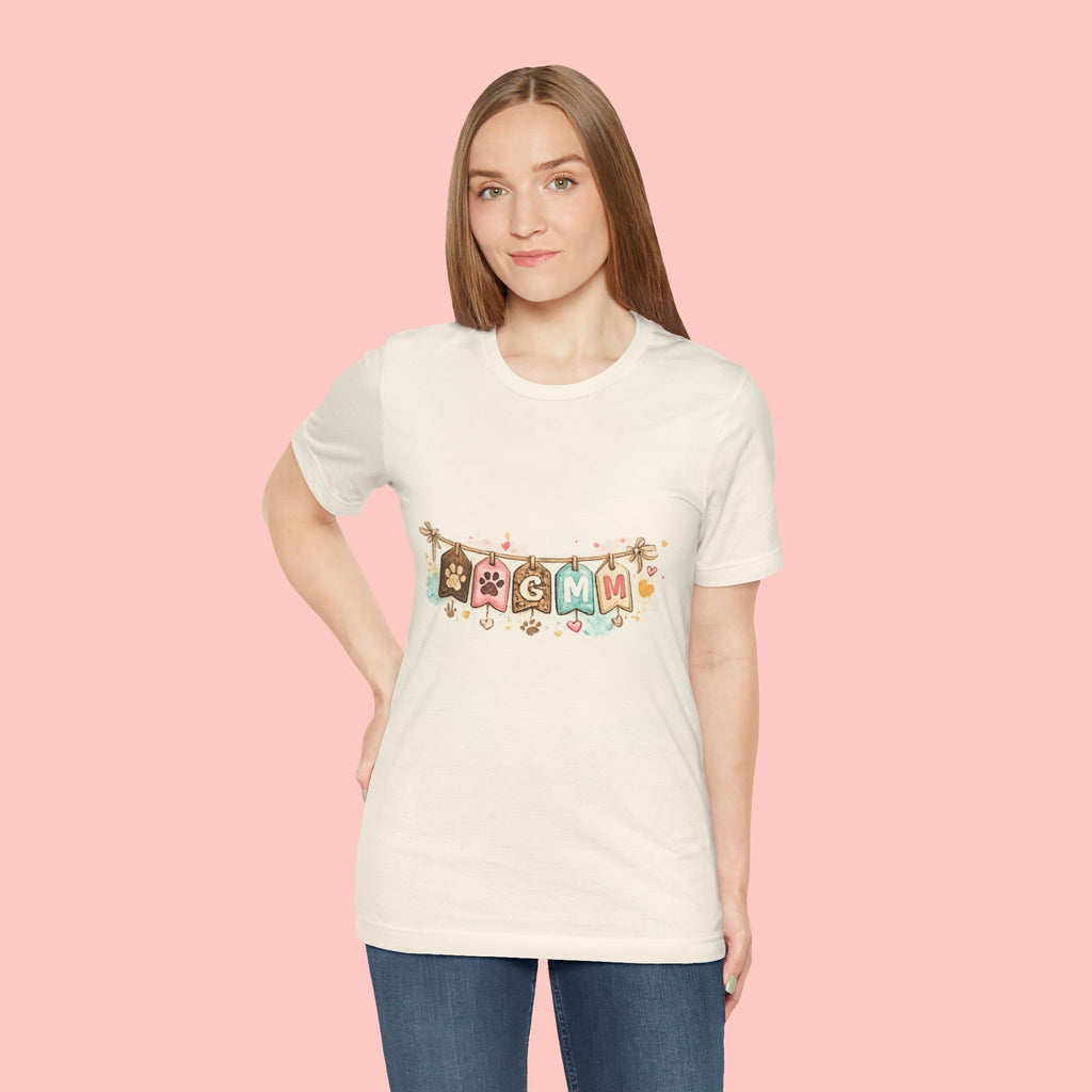 Pet Mom Banner Tee — Cute Paw Print "MOM" Graphic T-Shirt