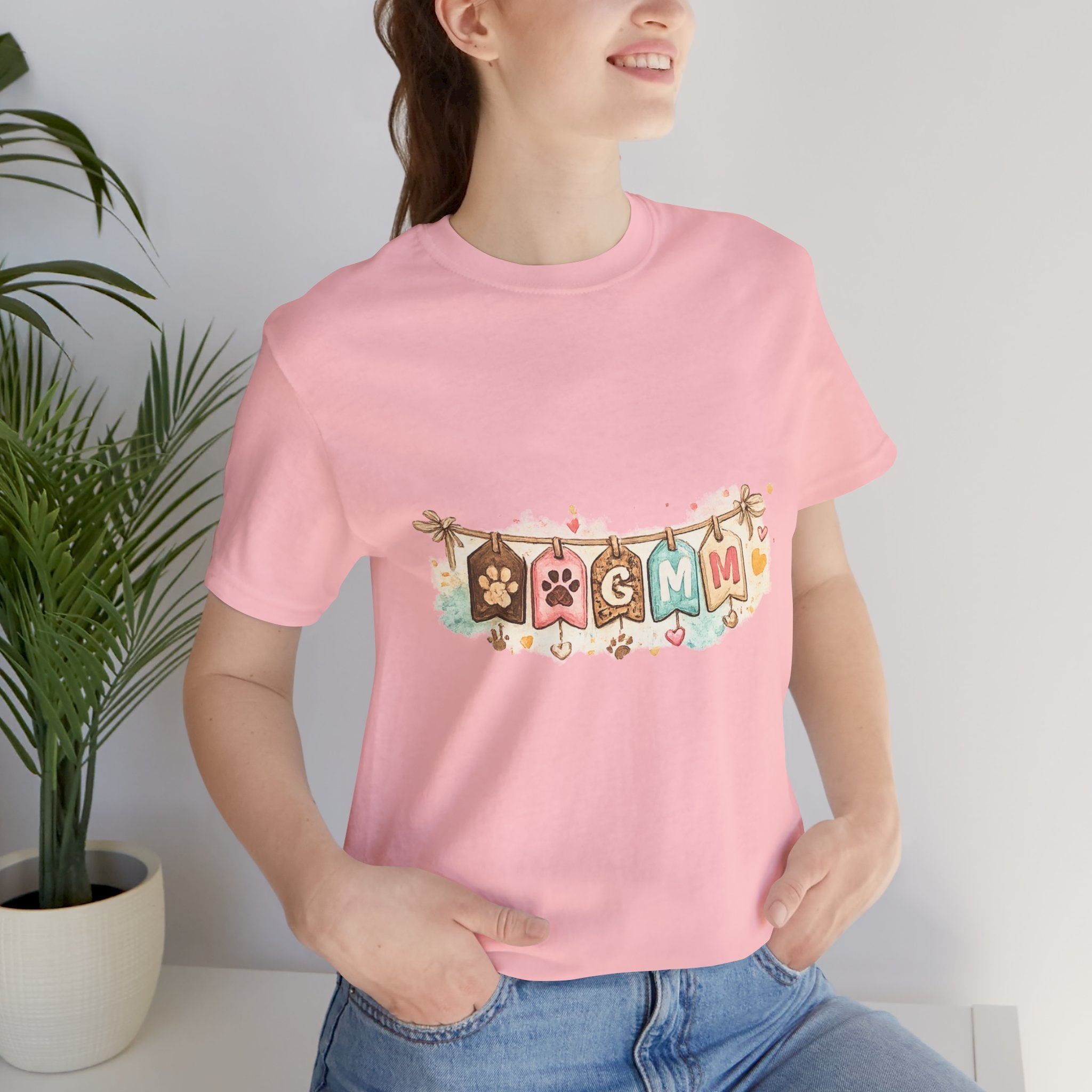 Pet Mom Banner Tee — Cute Paw Print "MOM" Graphic T-Shirt