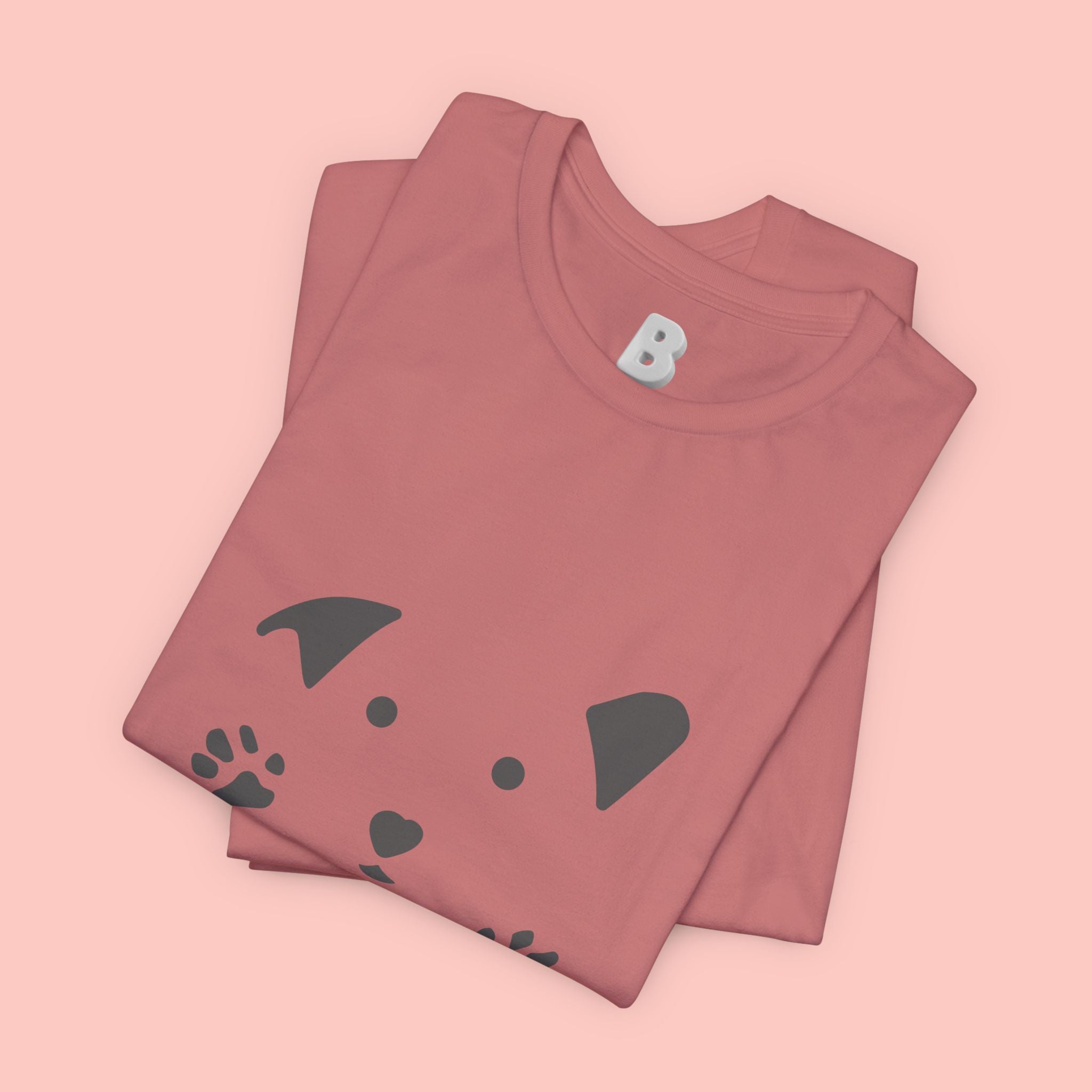 Dog Mama Graphic Tee — Cute Paw Print Dog Face T-Shirt for Dog Lovers