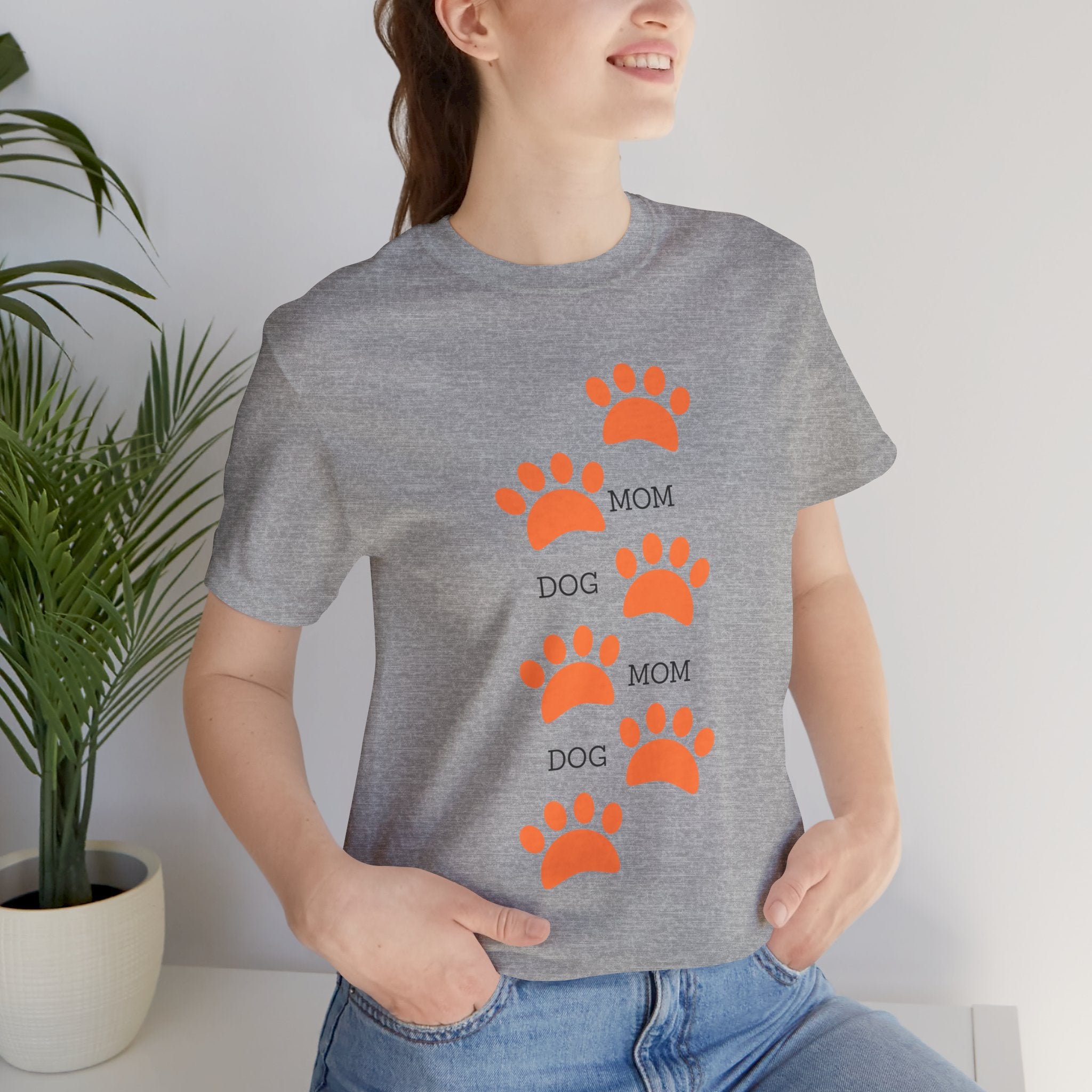 Dog Mom Paw Print T-Shirt — Cute Pet Lover Graphic Tee