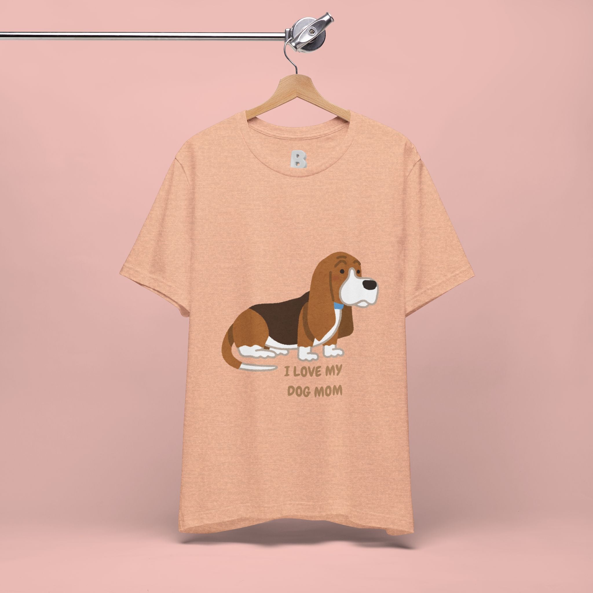 Dog Mom T‑Shirt — Cute Basset Hound I Love My Dog Mom Tee