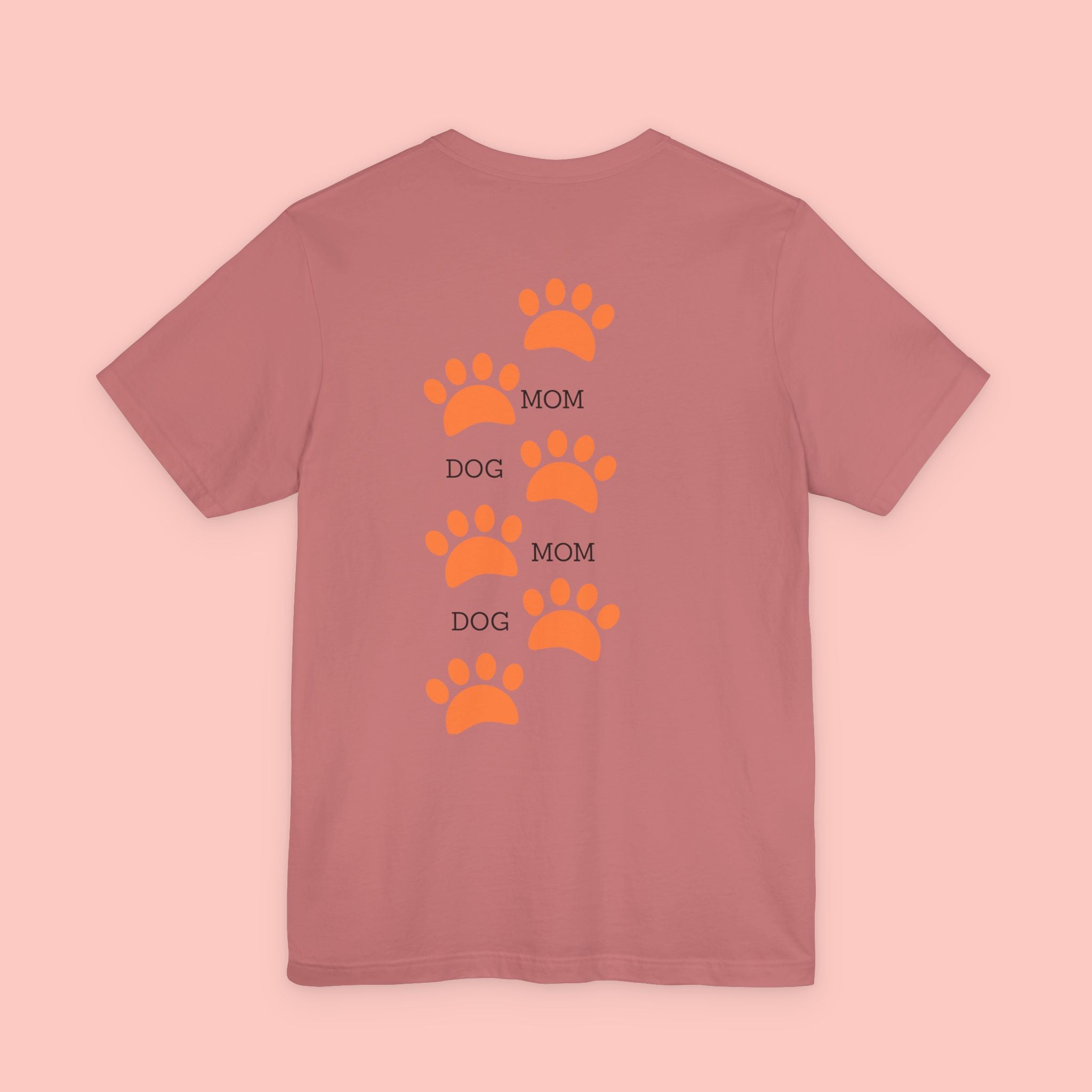 Dog Mom Paw Print Tee — 'Dog Mom' Graphic T‑Shirt
