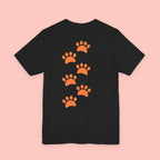 Dog Mom Paw Print Tee — 'Dog Mom' Graphic T‑Shirt