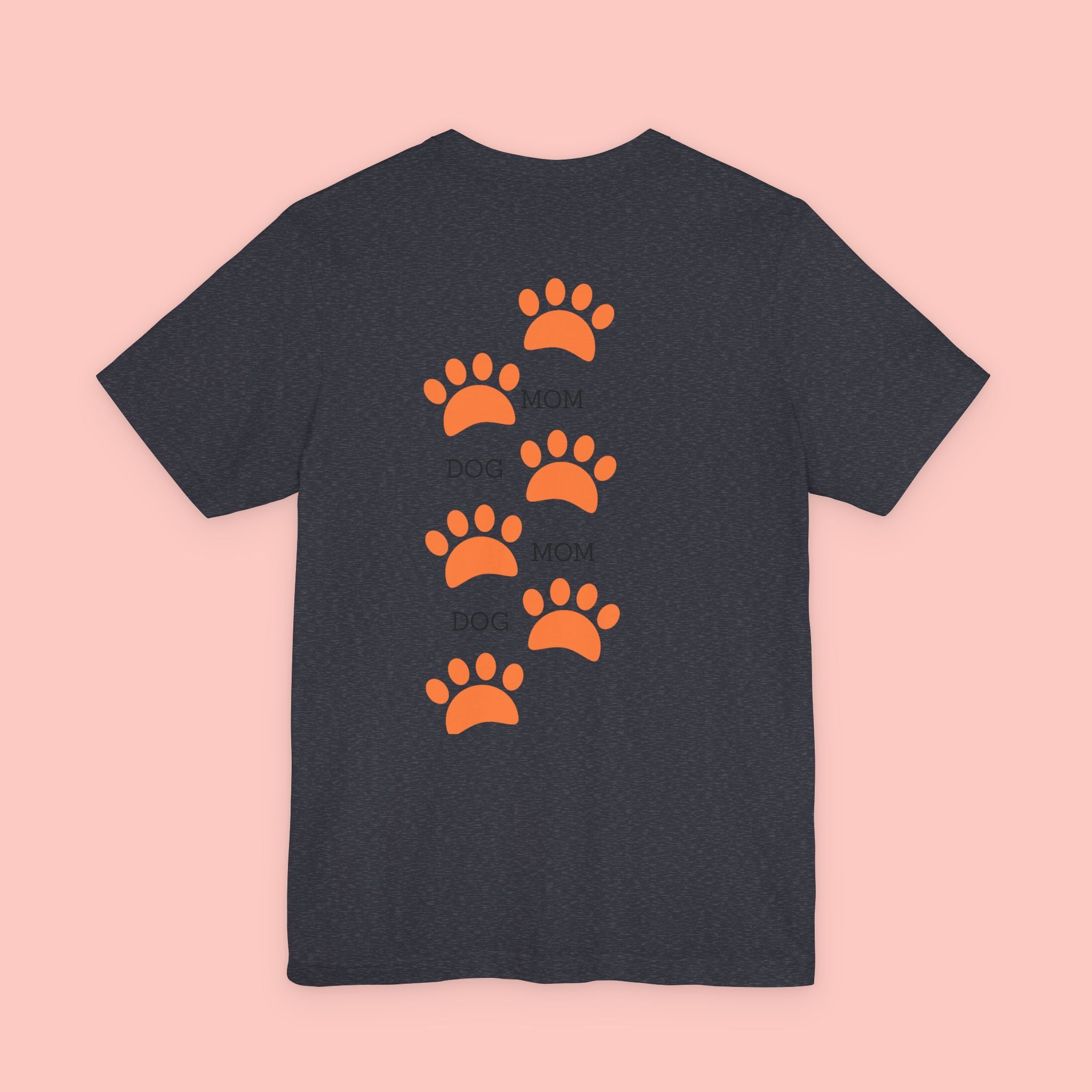 Dog Mom Paw Print Tee — 'Dog Mom' Graphic T‑Shirt