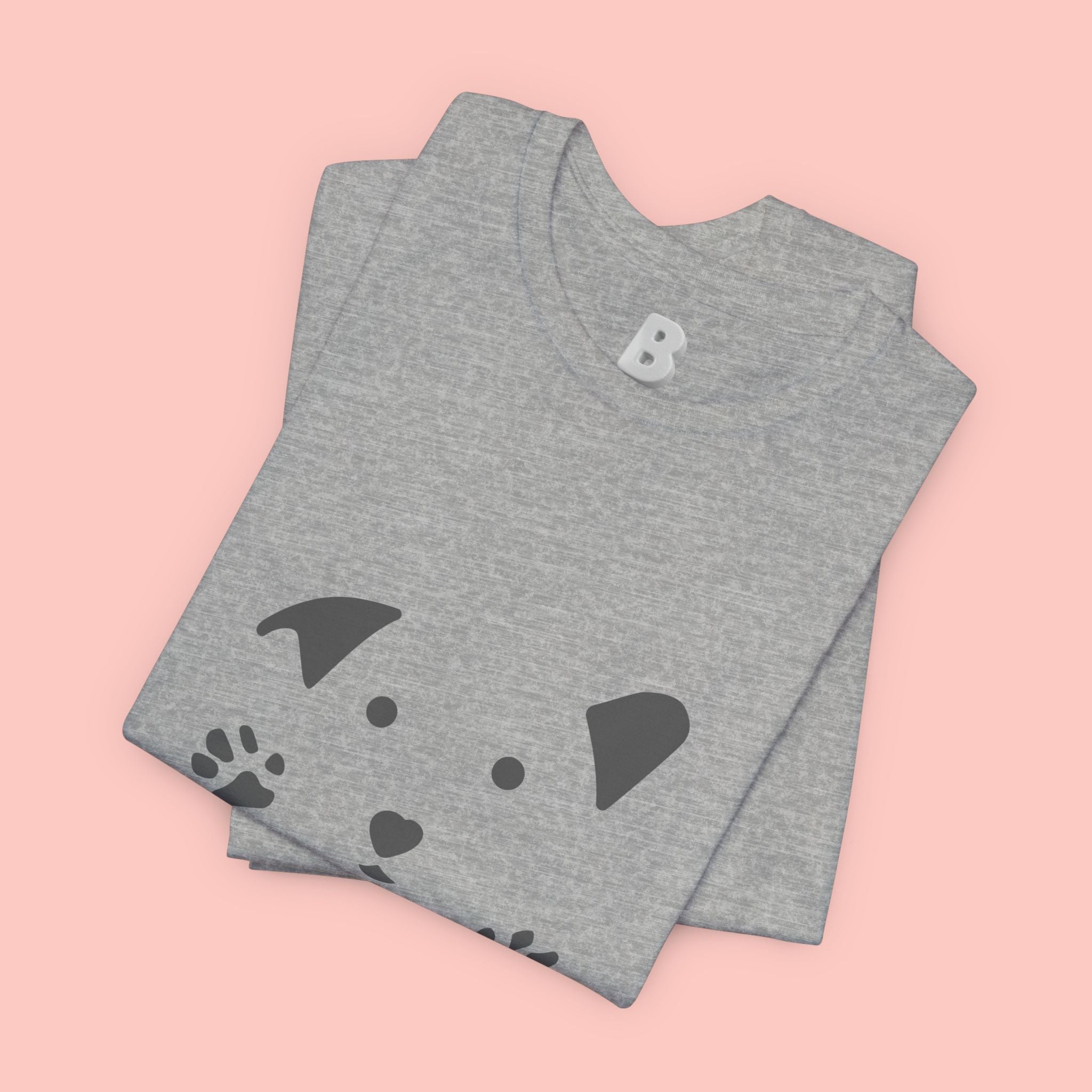Dog Mama Graphic Tee — Cute Paw Print Dog Face T-Shirt for Dog Lovers