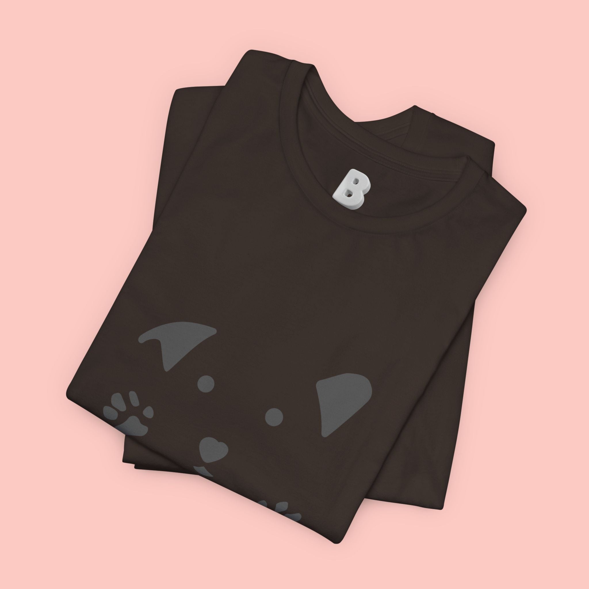 Dog Mama Graphic Tee — Cute Paw Print Dog Face T-Shirt for Dog Lovers