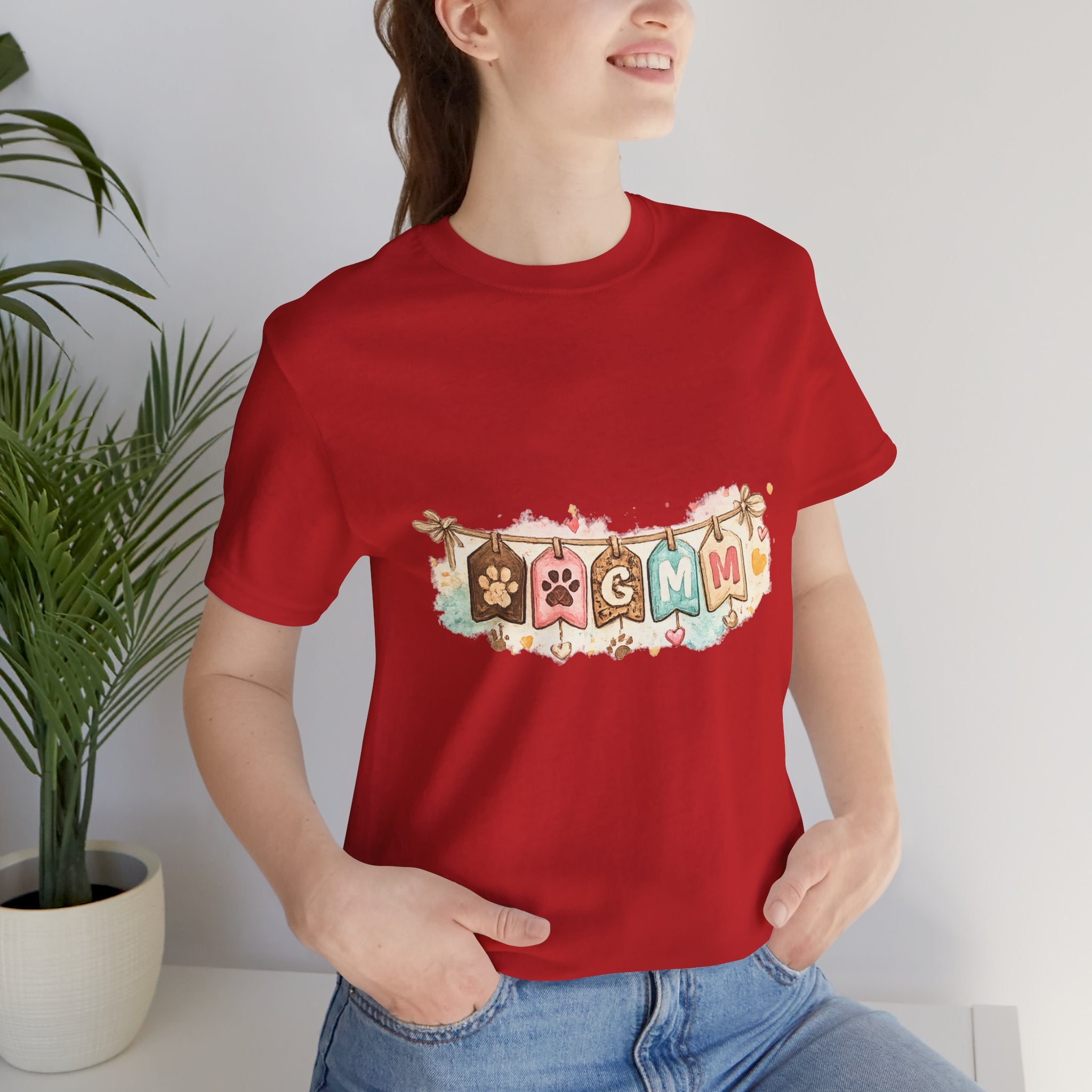 Pet Mom Banner Tee — Cute Paw Print "MOM" Graphic T-Shirt