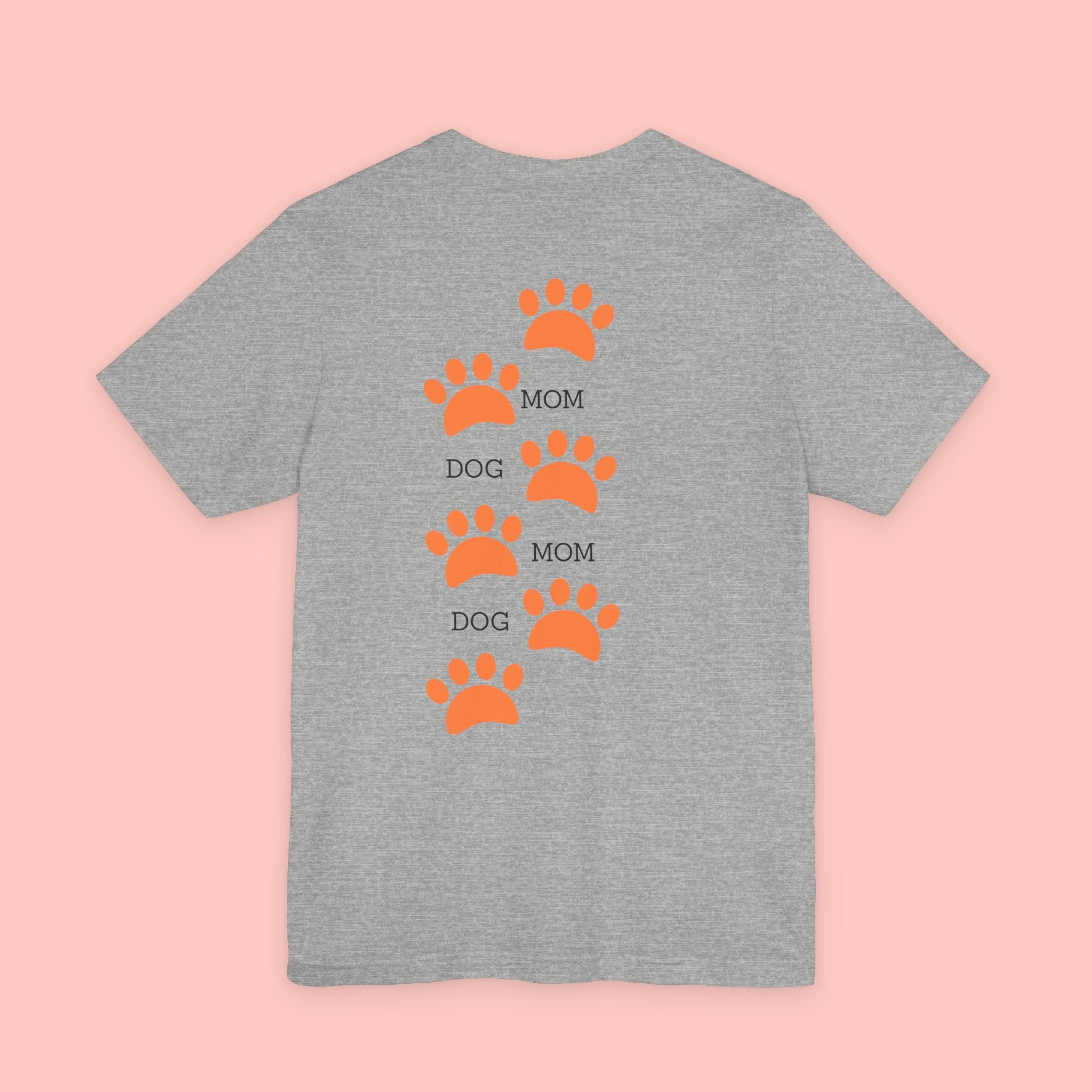 Dog Mom Paw Print Tee — 'Dog Mom' Graphic T‑Shirt