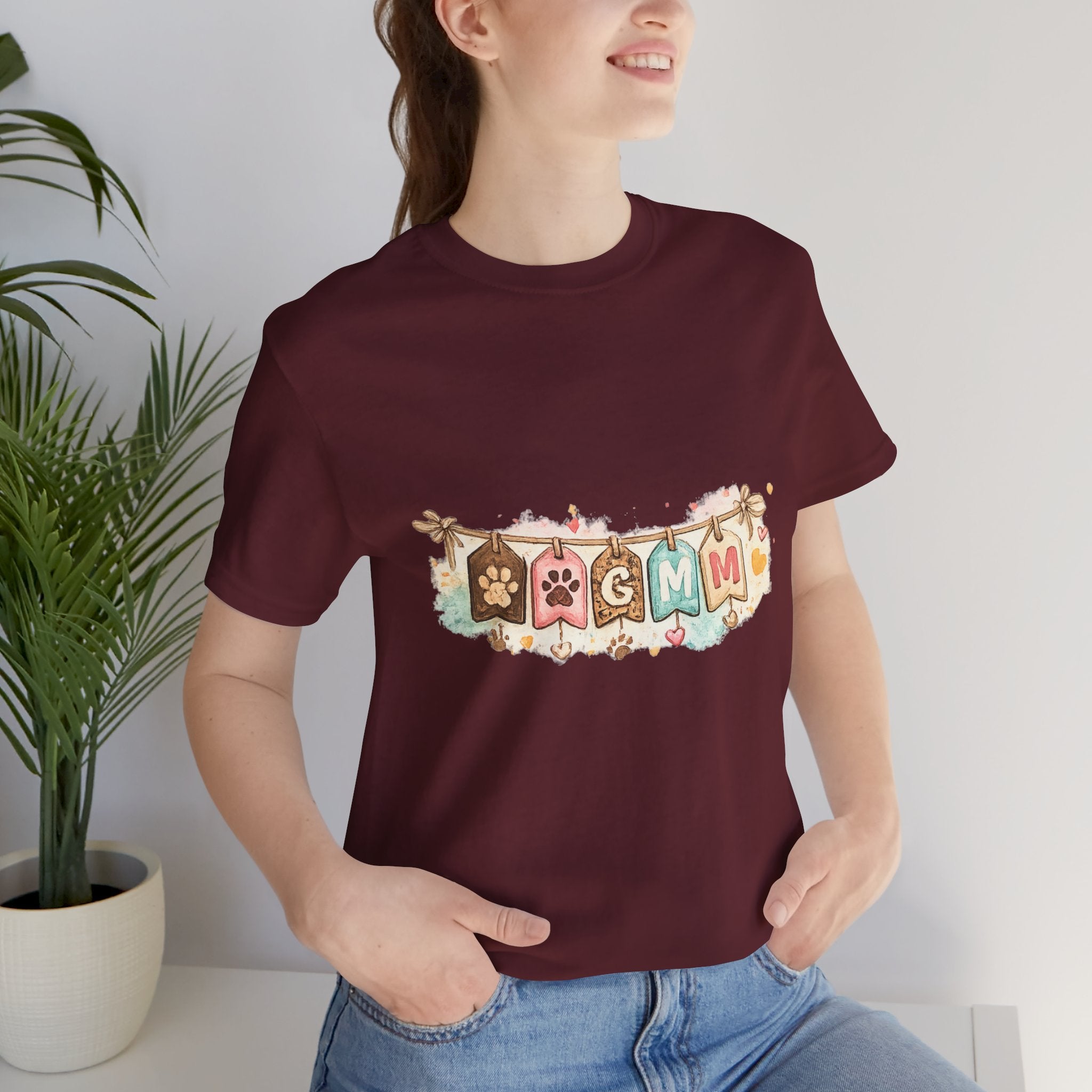 Pet Mom Banner Tee — Cute Paw Print "MOM" Graphic T-Shirt