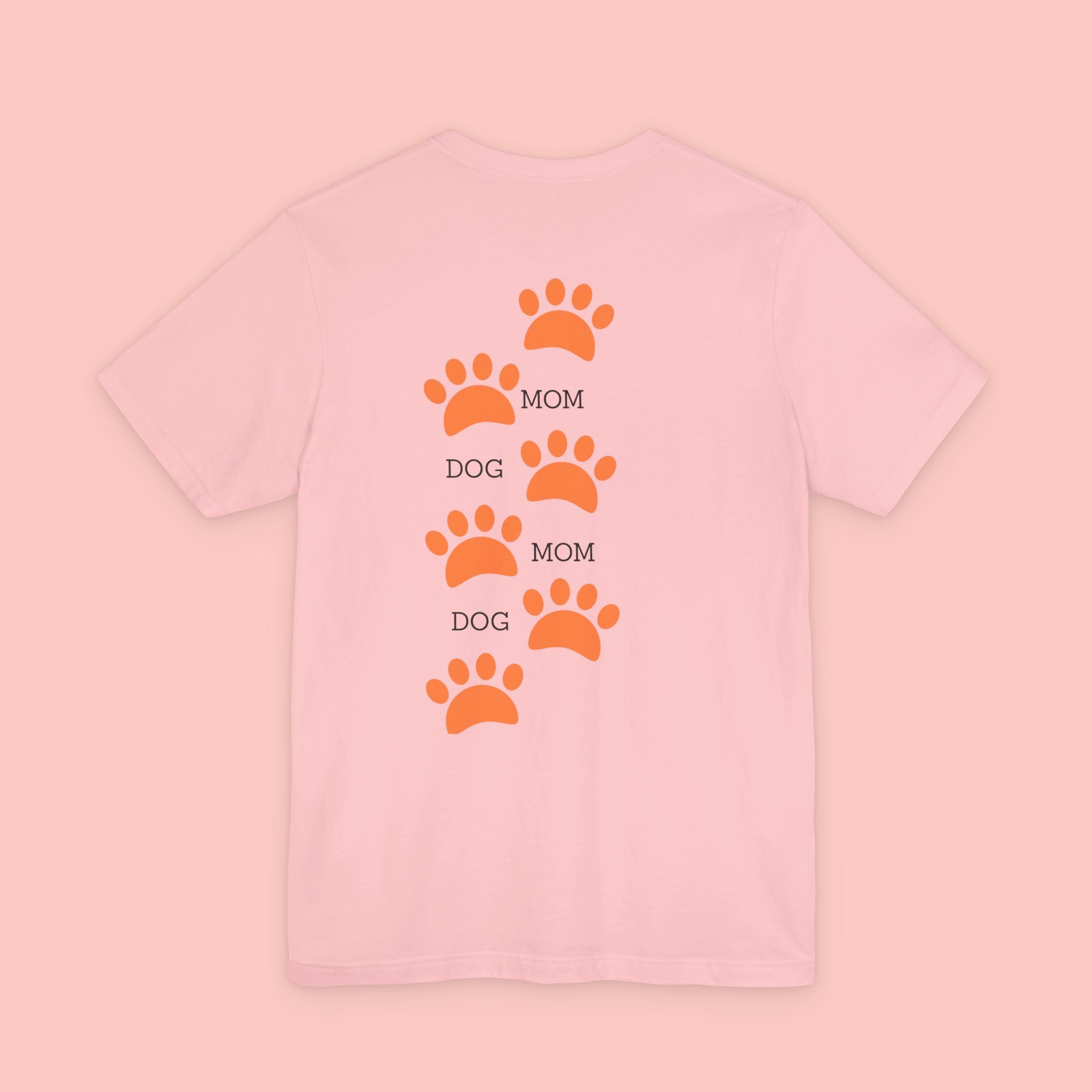 Dog Mom Paw Print Tee — 'Dog Mom' Graphic T‑Shirt