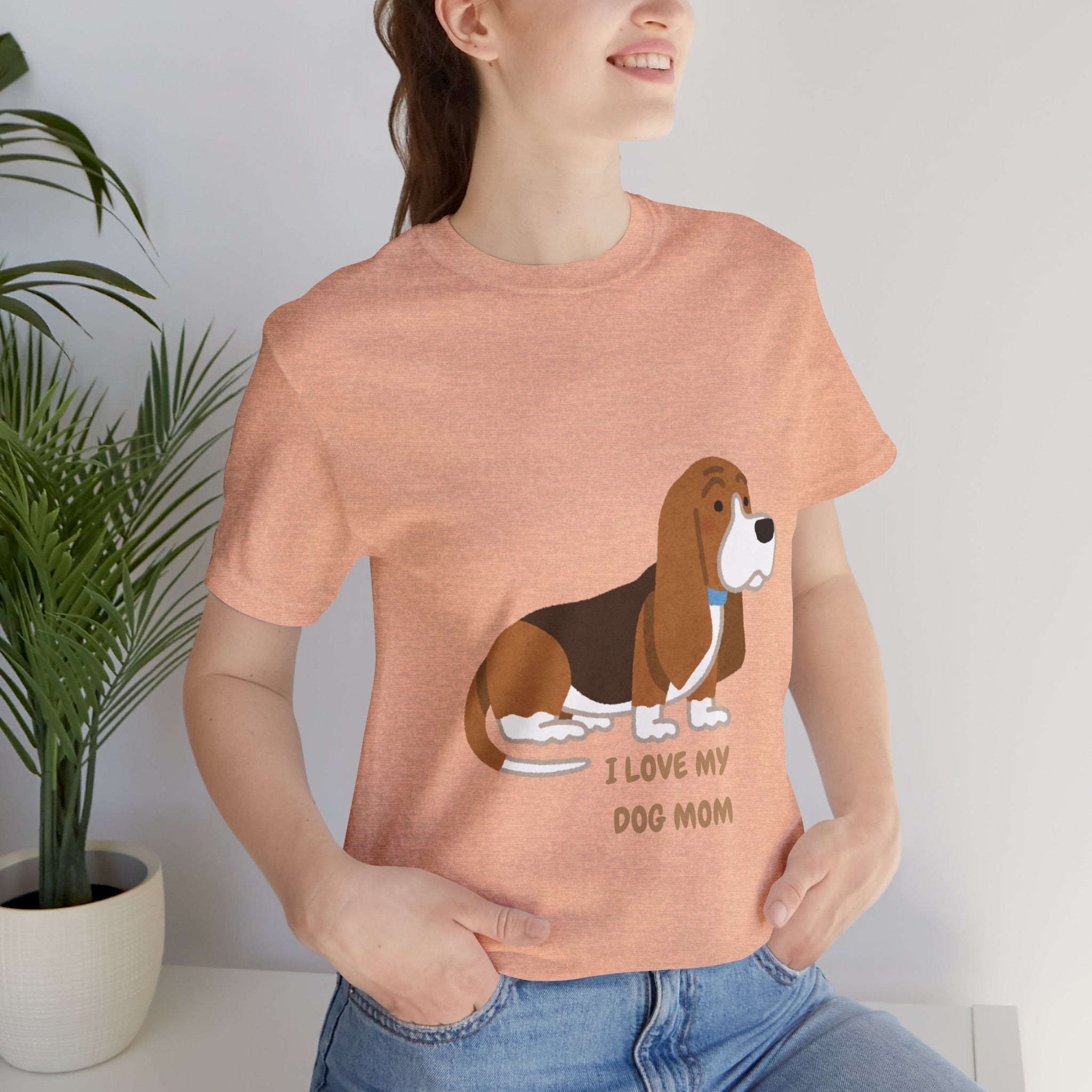 Dog Mom T‑Shirt — Cute Basset Hound I Love My Dog Mom Tee