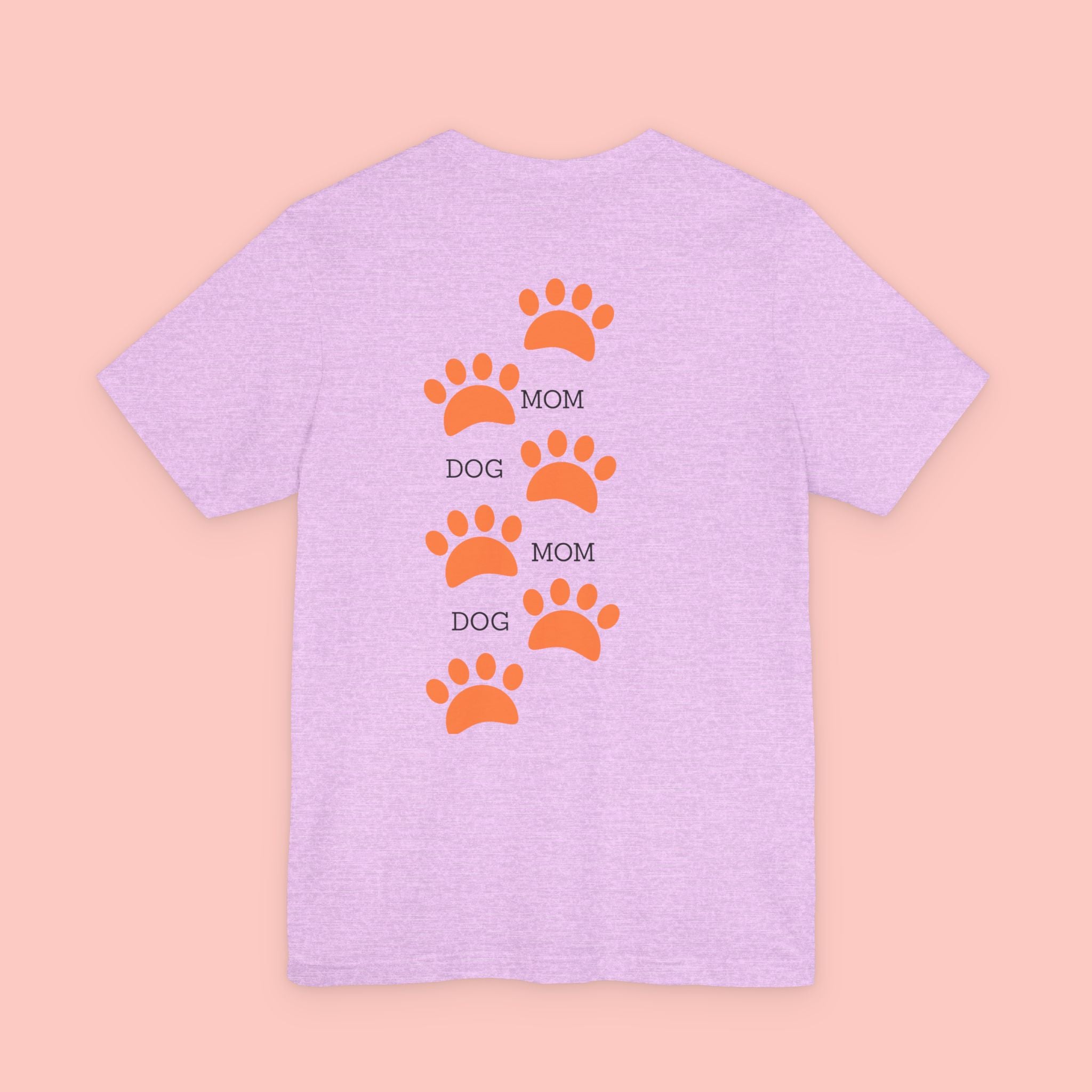 Dog Mom Paw Print Tee — 'Dog Mom' Graphic T‑Shirt