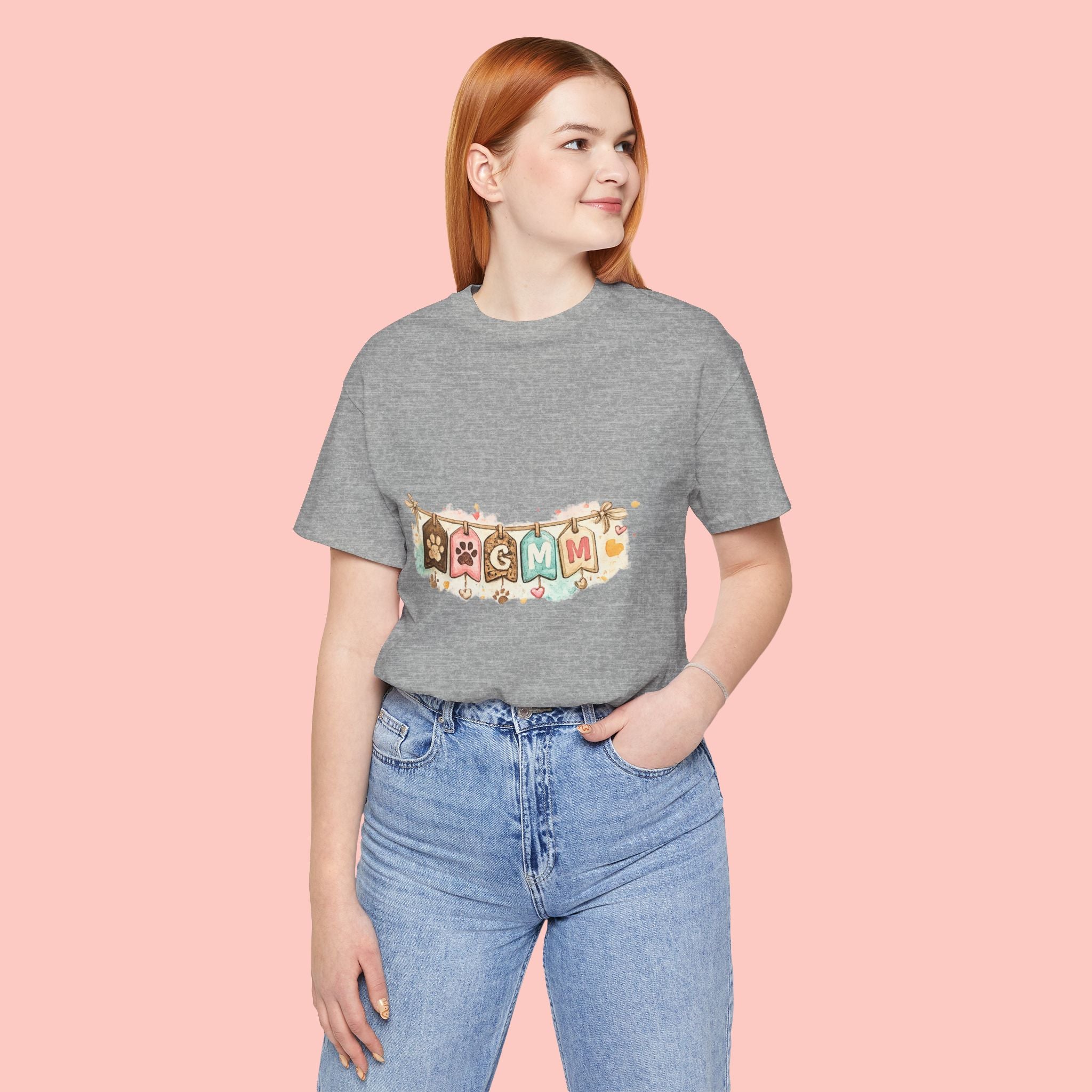 Pet Mom Banner Tee — Cute Paw Print "MOM" Graphic T-Shirt