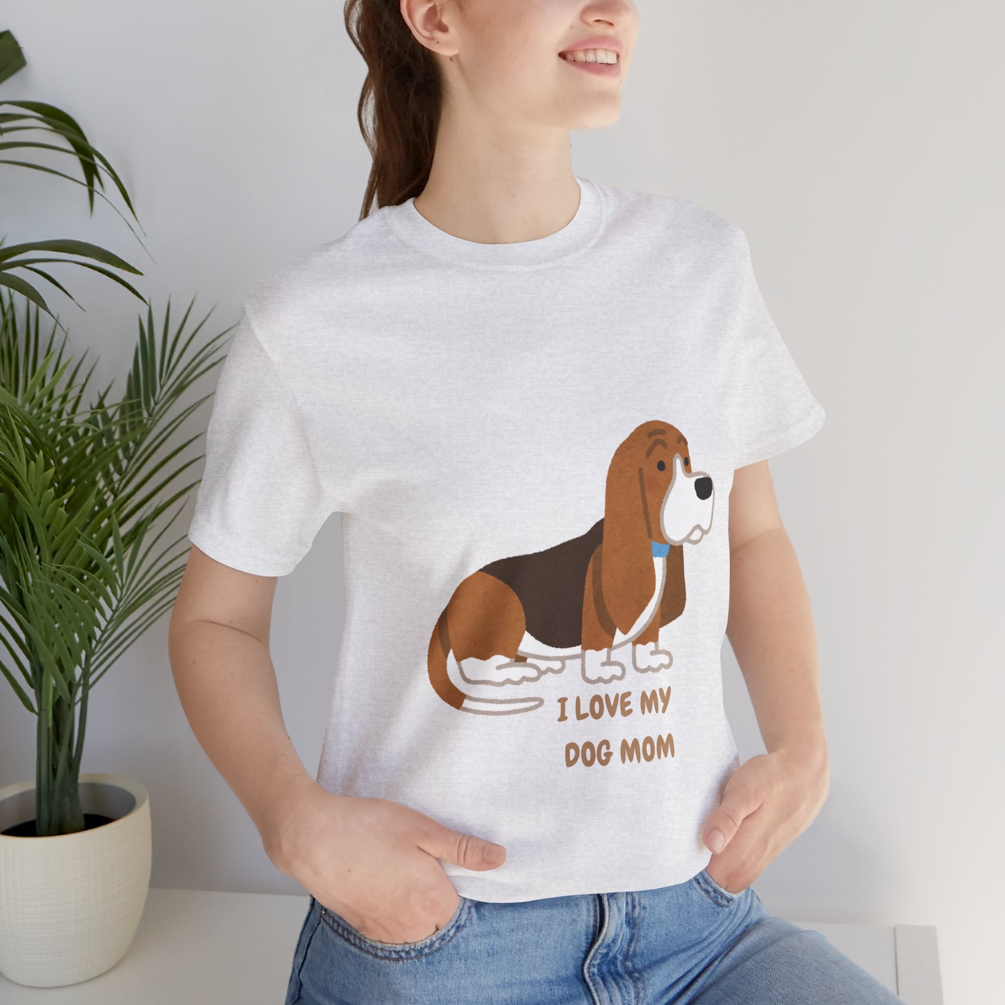 Dog Mom T‑Shirt — Cute Basset Hound I Love My Dog Mom Tee