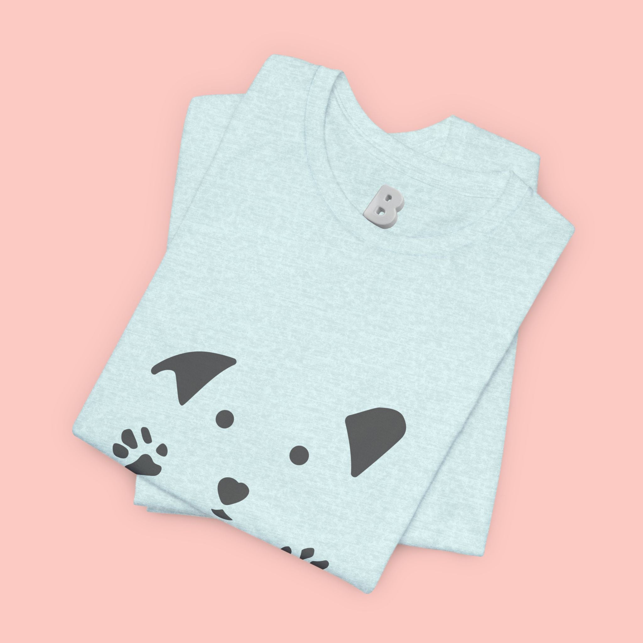 Dog Mama Graphic Tee — Cute Paw Print Dog Face T-Shirt for Dog Lovers