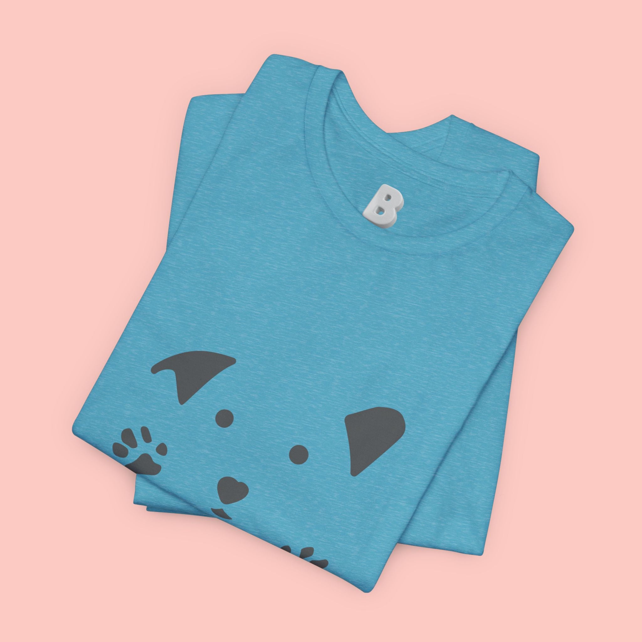 Dog Mama Graphic Tee — Cute Paw Print Dog Face T-Shirt for Dog Lovers