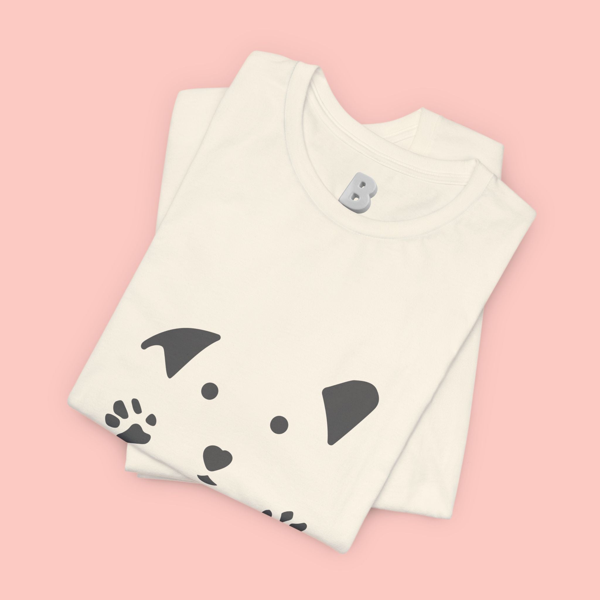 Dog Mama Graphic Tee — Cute Paw Print Dog Face T-Shirt for Dog Lovers