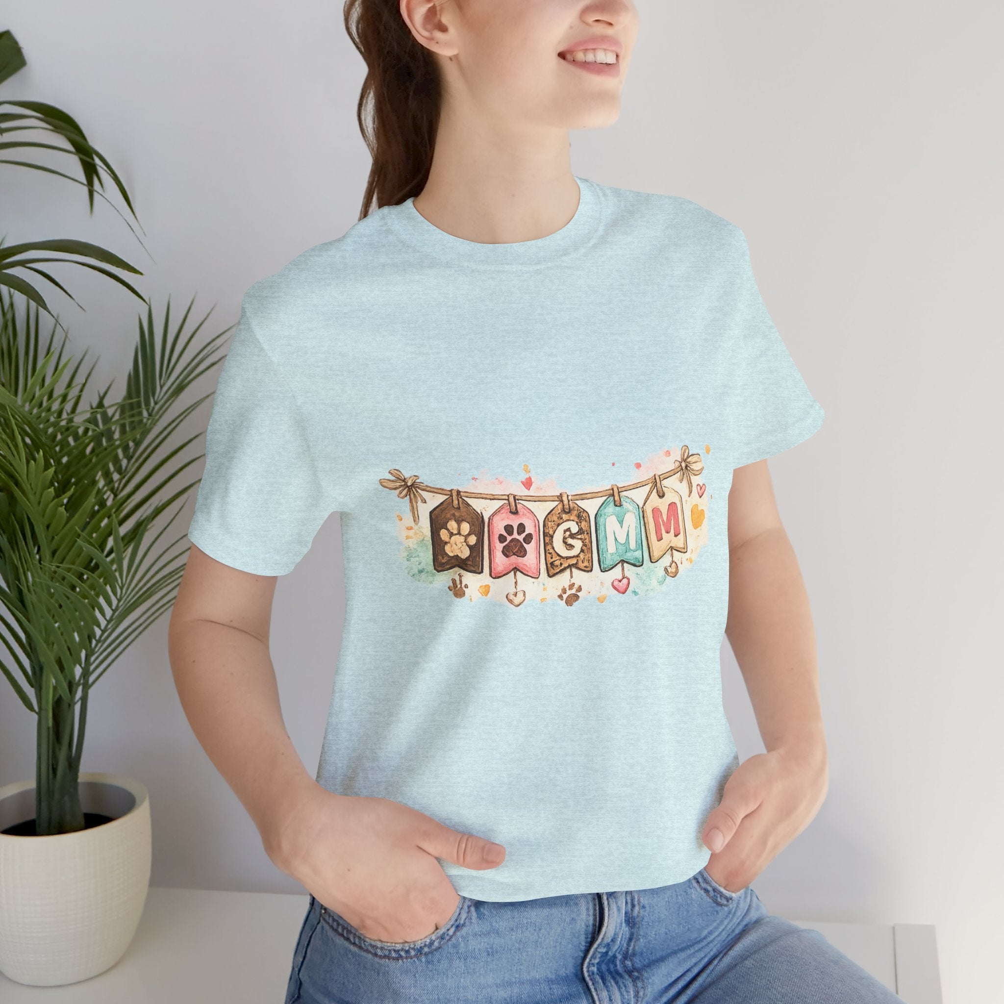 Pet Mom Banner Tee — Cute Paw Print "MOM" Graphic T-Shirt