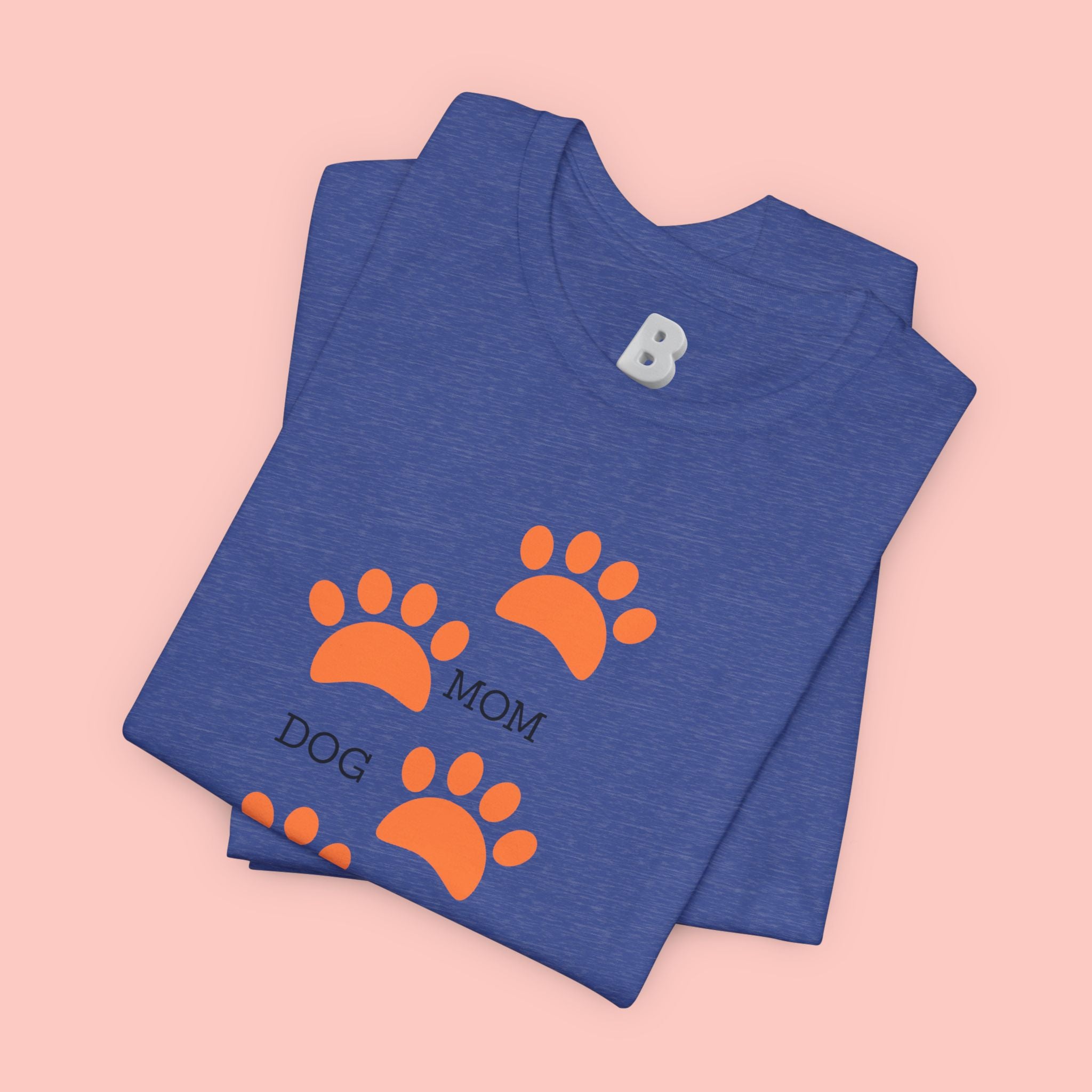 Dog Mom Paw Print T-Shirt — Cute Pet Lover Graphic Tee