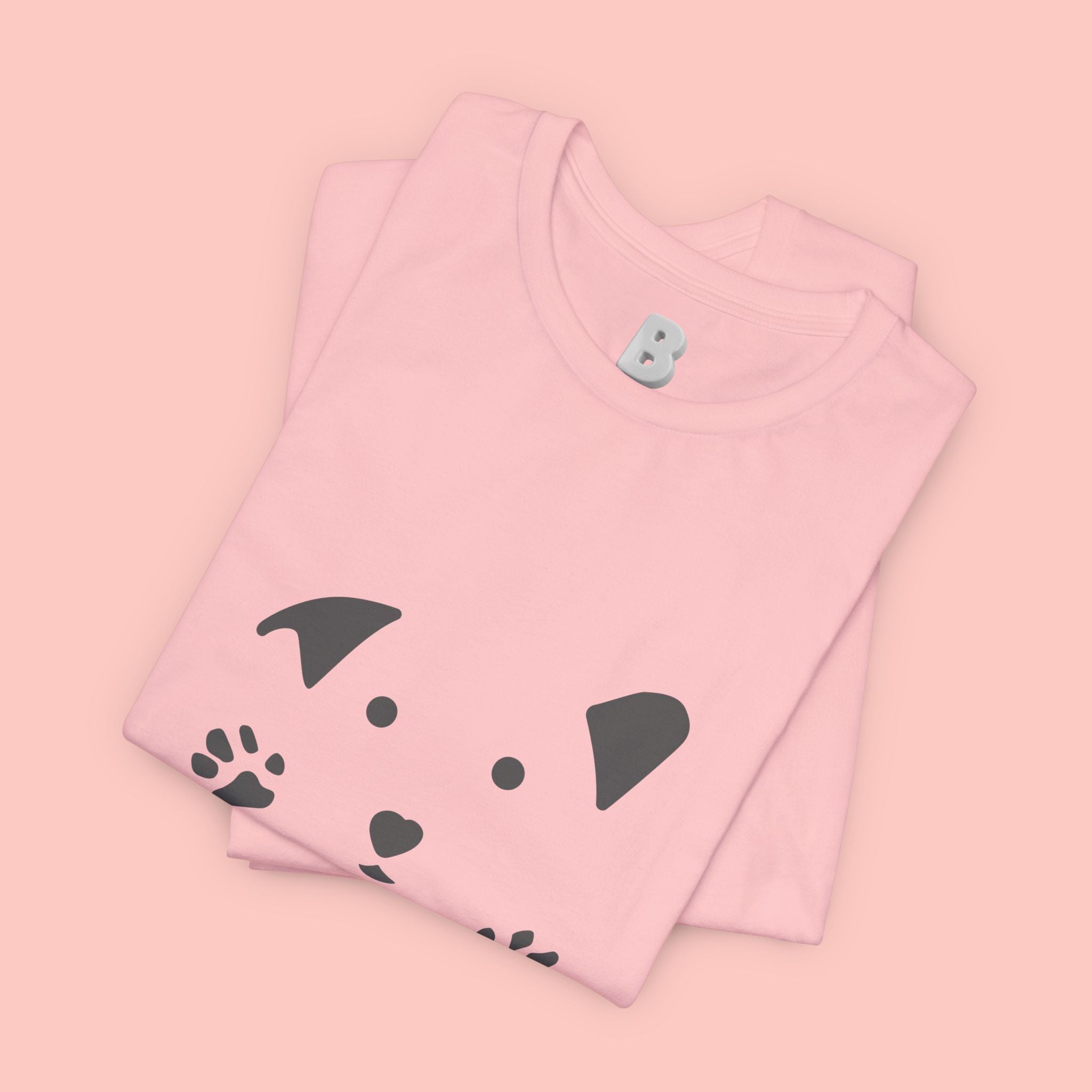 Dog Mama Graphic Tee — Cute Paw Print Dog Face T-Shirt for Dog Lovers