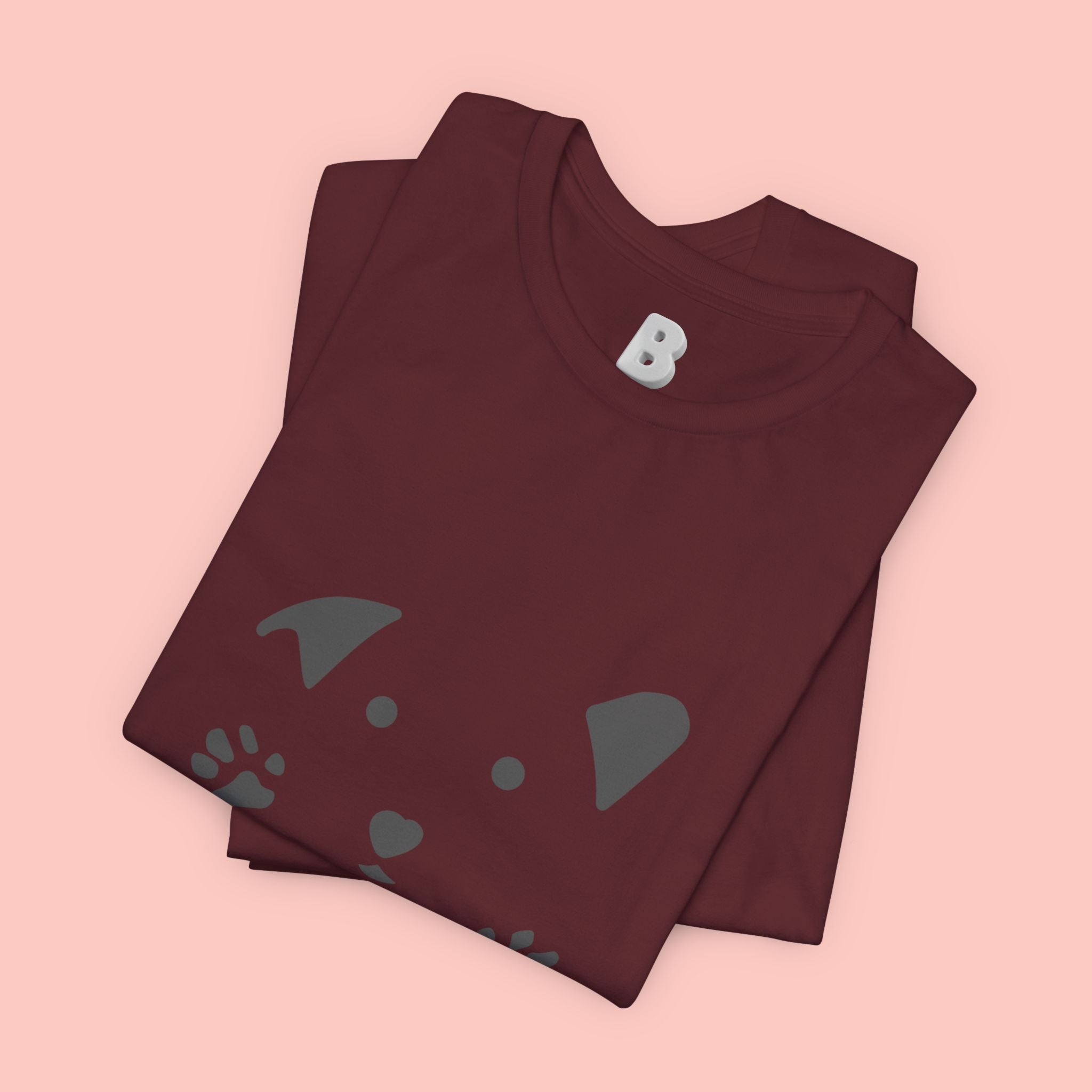 Dog Mama Graphic Tee — Cute Paw Print Dog Face T-Shirt for Dog Lovers