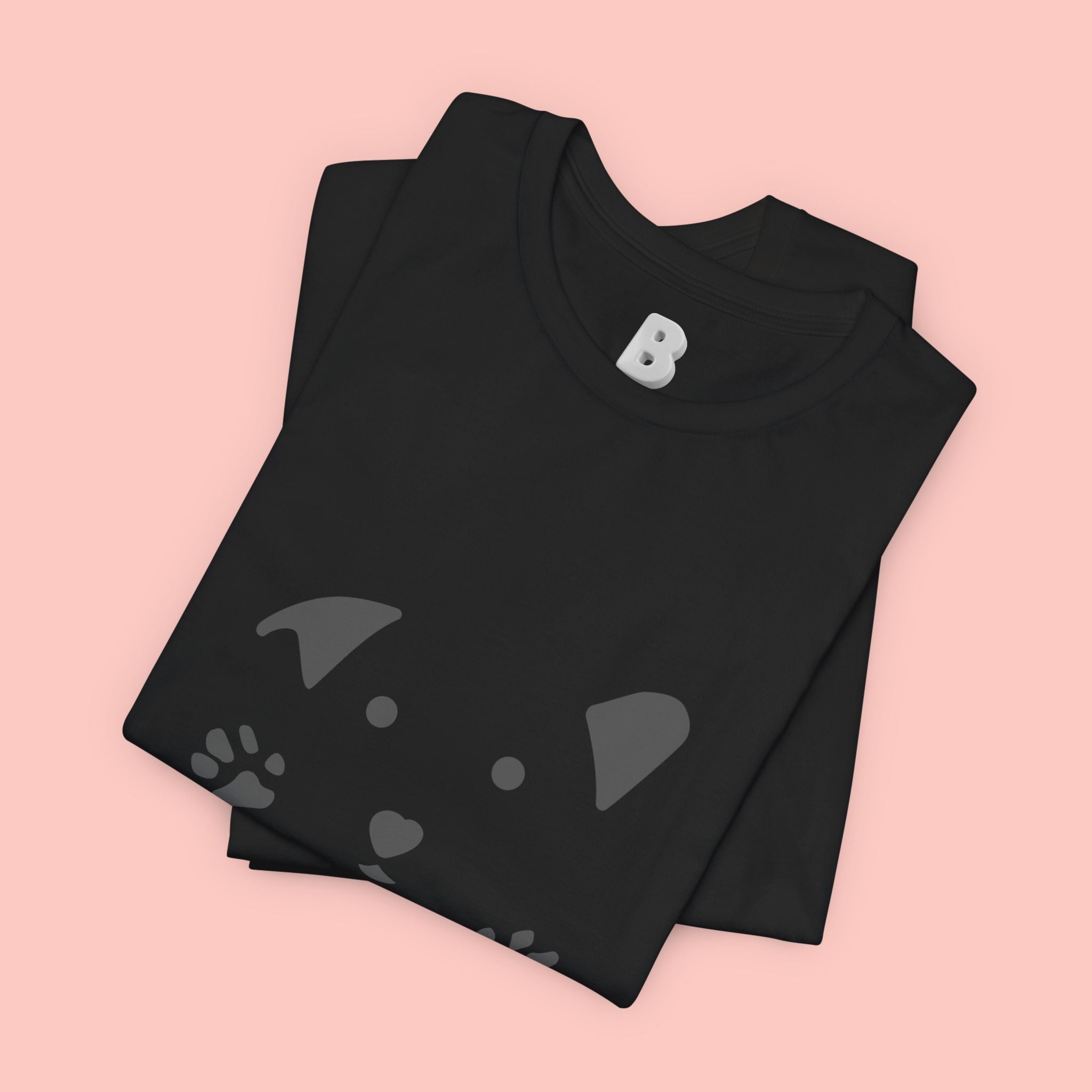 Dog Mama Graphic Tee — Cute Paw Print Dog Face T-Shirt for Dog Lovers