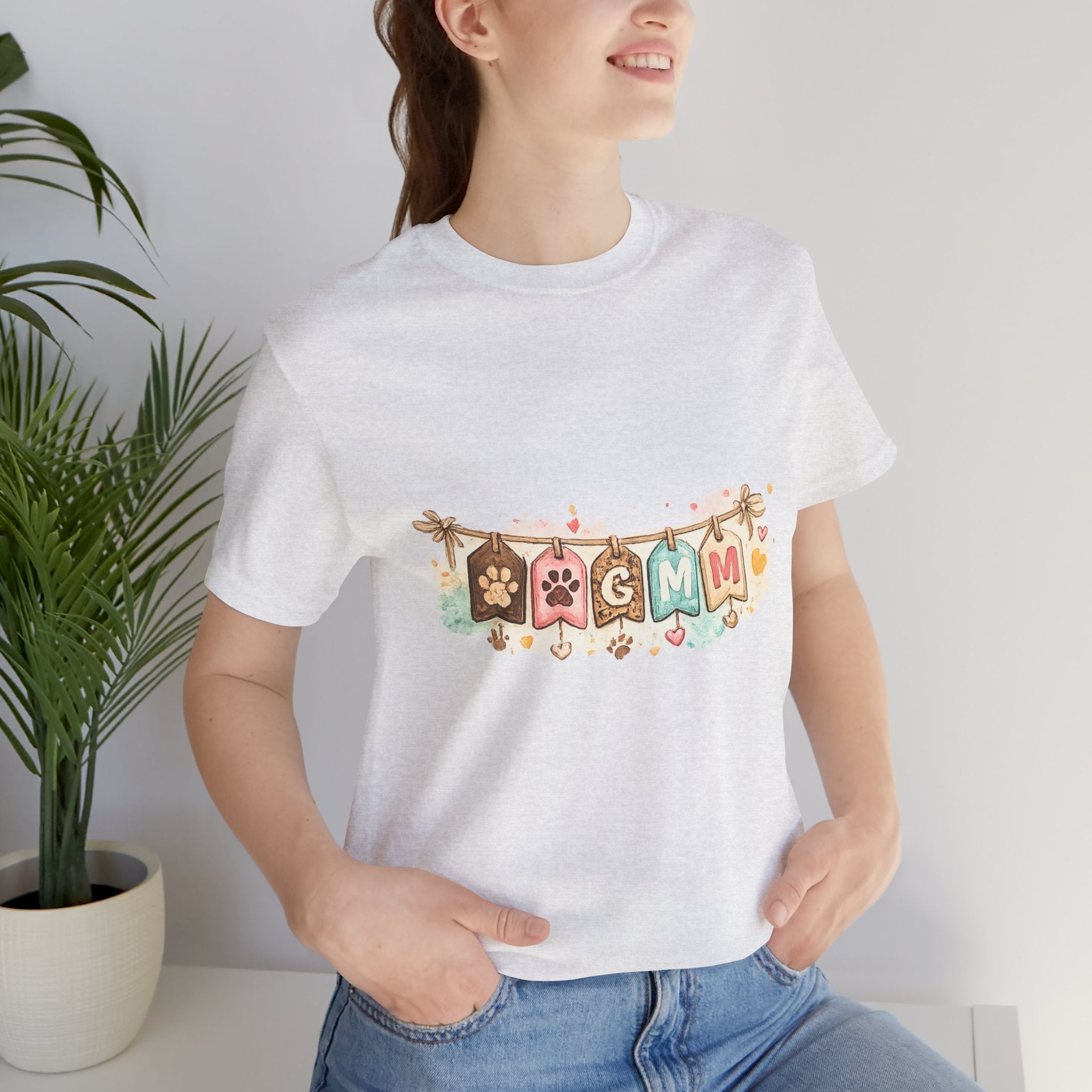 Pet Mom Banner Tee — Cute Paw Print "MOM" Graphic T-Shirt