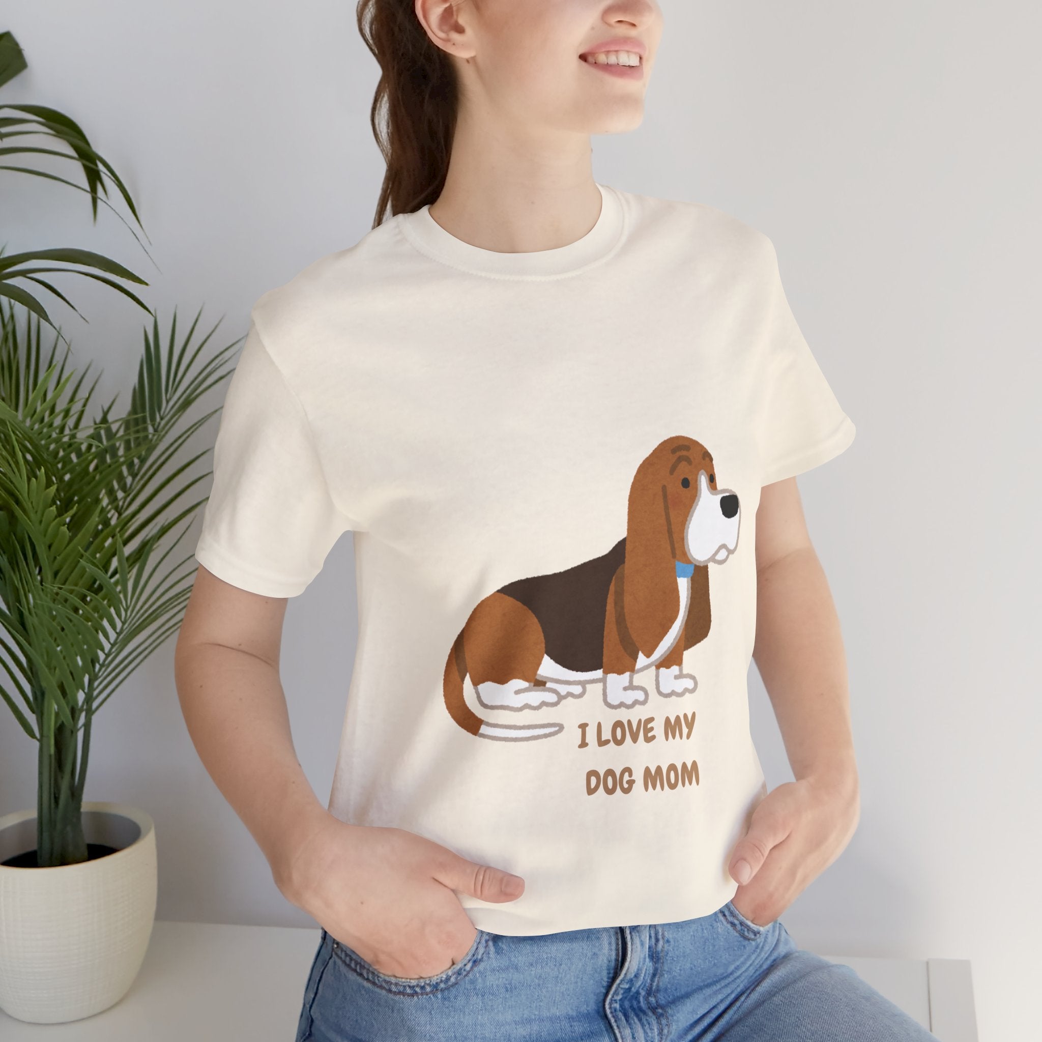 Dog Mom T‑Shirt — Cute Basset Hound I Love My Dog Mom Tee